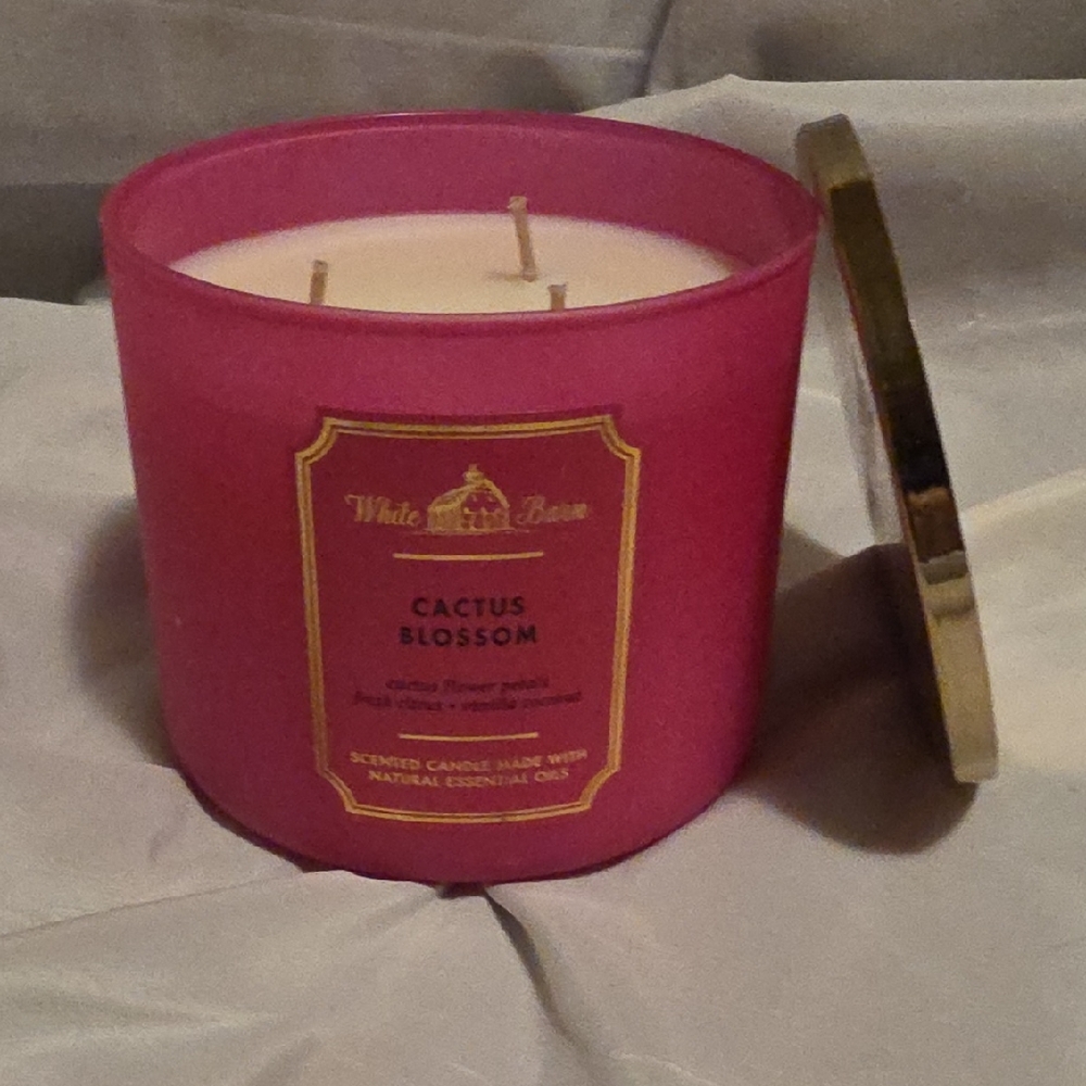 Bath And Body Works Pink Cactus Blossom Candle with Gold Lid